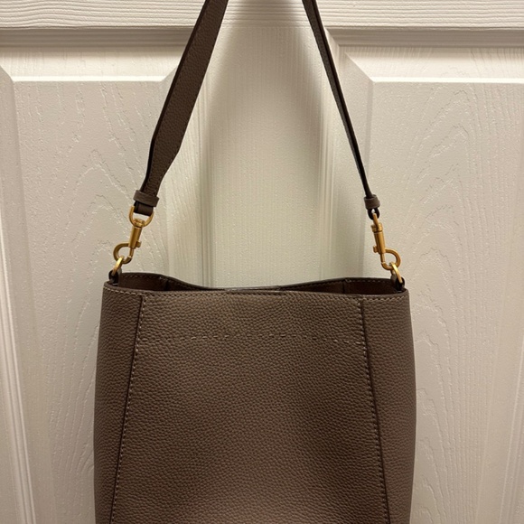 Tory Burch McGraw Bucket Shoulder Bag - Picture 3 of 9